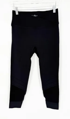 SHEFIT Crossover Waist Seamless Cropped‎ Leggings Women's L Black Activewear thumbnail 1