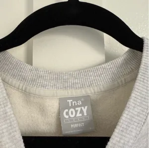 Aritzia Tna Cozy Fleece Perfect Crewneck Sweatshirt thumbnail 2