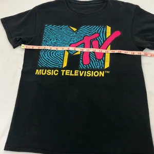 MTV Black Short Sleeves Graphic T-Shirt woman’s size medium thumbnail 5
