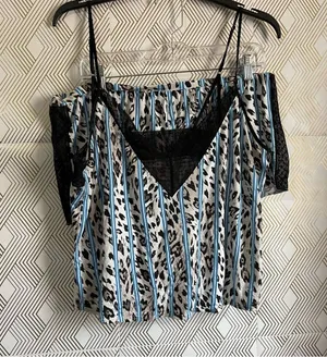 Victoria’s secret’s pajama set SZ XL thumbnail 1