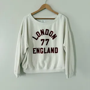 American Eagle Sweatshirt AE Off The Shoulder London 77 England Small Cream thumbnail 13