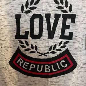 On Fire Love Republic Womens Hooded Hoodie Shirt L Large Short Sleeve Gray White thumbnail 7