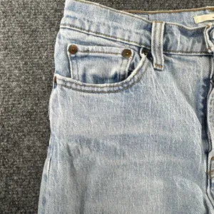 Levi’s Premium Wedgie Straight Ankle Jeans Women’s 26 Light Wash 26 Inseam thumbnail 3