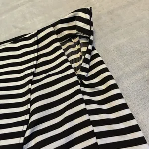 Brandy Melville Skort Womens One Size Waist Black White Striped Casual thumbnail 9