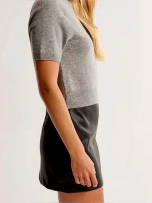 NWT Abercrombie & Fitch Vegan Leather Mini Skirt in Black Size XL thumbnail 3