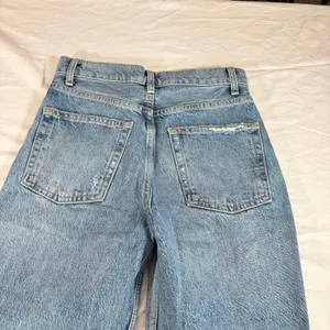 We the Free womens high rise crop straight leg jeans. Sz 25. distressed fray hem thumbnail 2