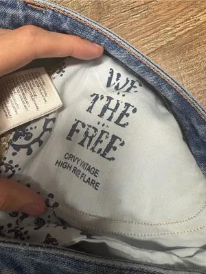 We The Free “Free People” Curvy Vintage High Rise Flare Denim Jeans Size 30 thumbnail 4