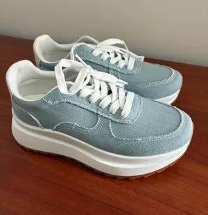 Tennis shoes Blue Size 7 thumbnail 1