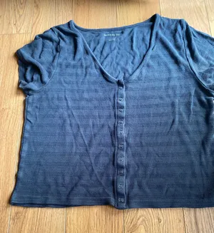 American Eagle Crop Top thumbnail 1