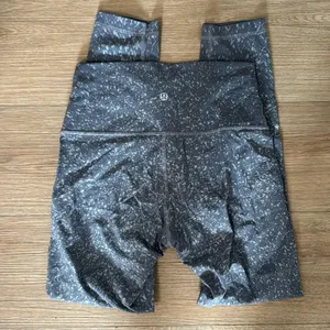 Lululemon wunderunder thumbnail 1