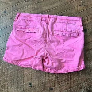 American Eagle pink Barbiecore size 4 midi shorts thumbnail 3