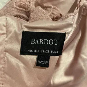Bardot Lina Lace Midi Dress in Pink Rose Size 4 thumbnail 9