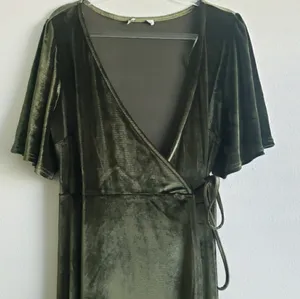 Baltic Born Katelyn Velvet Wrap Maxi Dress New Without Tags thumbnail 5