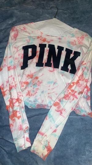 PINK Victoria’s Secret Cropped Long Sleeve thumbnail 1