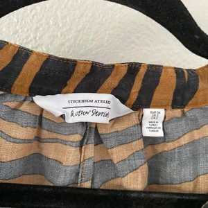& Other Stories Zebra Print Blouse Size 2 Oversized Boho Chic Animal Print thumbnail 3