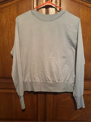 Vuori Daydream Crew Long Sleeve - Light Heather Grey - Size XL (Approx) - NWOT thumbnail 2