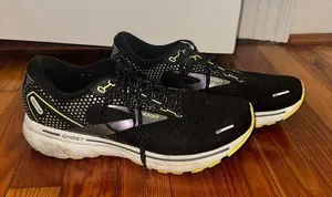 Black and Yellow Running Shoes Brooks Women’s Size 10 thumbnail 1