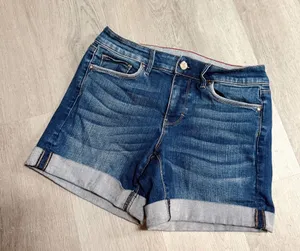 White House black market curvy 5” denim shorts thumbnail 1