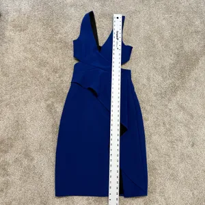 BCBGMaxAzria 02 Riya cutout peplum v neck cocktail dress D2 3586 thumbnail 2