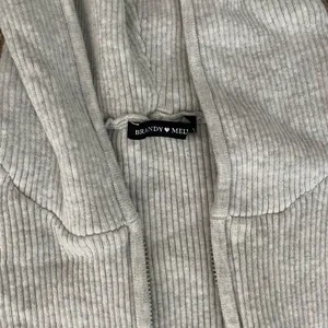 Brandy Melville zip up thumbnail 2