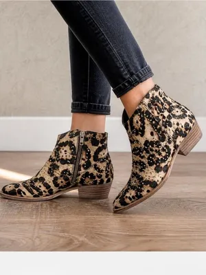 Gianni Bini NWOT Brycin Studded Calf Hair Ankle boots Sz 5.5 thumbnail 2