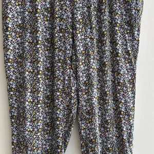 LOFT Paperbag Waist Cropped Flowy Floral Print Pants, Black/Multi, Size Large thumbnail 3