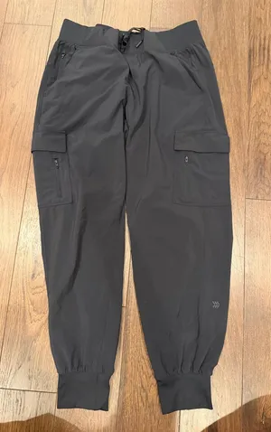 all in motion Black Cargo Jogger Pants Size Medium - C11-732 thumbnail 1