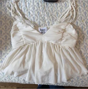 Size 6 White Princess Polly Top thumbnail 1