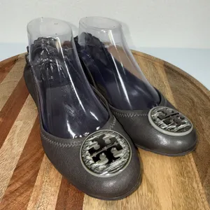 Tory Burch Grey Leather Scrunch Ballet Flats Size 8.5 Medallion Logo thumbnail 1
