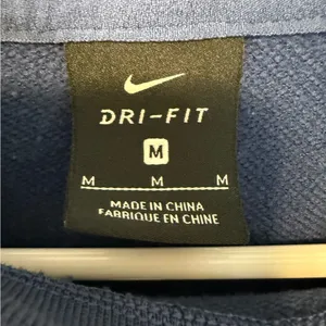 Nike Women's Dri-FIT Cropped Sweatshirt Size Medium thumbnail 4