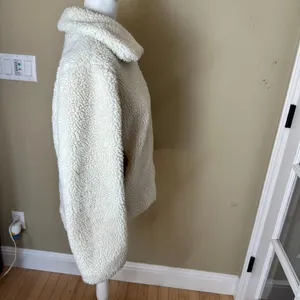 URBAN OUTFITTERS BDG Teddy Bear Faux Fur Sherpa Coat Jacket Bomber Size Medium thumbnail 8