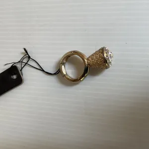 Vintage Akira Chicago Gold Statement Ring Clear Rhinestone Crystal Cocktail Ring thumbnail 5
