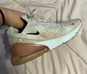 Nike Air Max 270 thumbnail 1