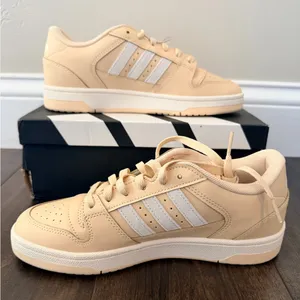 NWT Adidas Break Start Low Basketball thumbnail 2