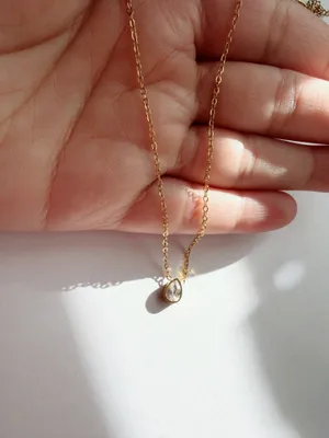Gold teardrop dainty necklace thumbnail 2