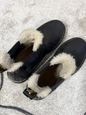 Dr. Martens Women’s 2976 Leonore Faux Fur Lined Chelsea Boots Leather in Black 9 thumbnail 13