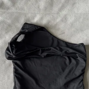 Amazon Double-Lined Black One-Shoulder Top thumbnail 2
