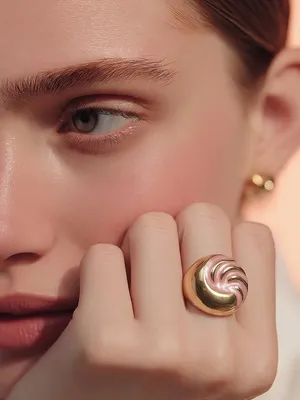 Women’s Gorgeous Pink & Gold Tidal Wave Desig Statement Adjustable Ring Size 6-9 thumbnail 1