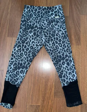 PINK - Victoria's Secret Cheats Print Leggings thumbnail 1