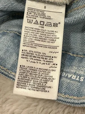 Old Navy Low-Rise Dolphin Hem Denim Shorts Size 8 thumbnail 4