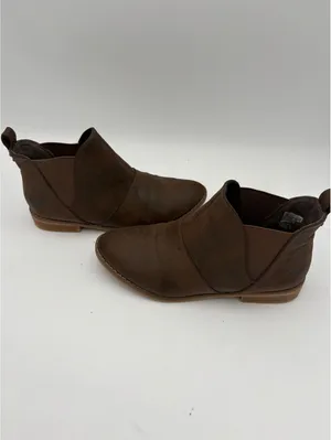 Rocket Dog Maylon Woman’s Size 7 Brown Ankle Boots with Elastic Side Panels thumbnail 2