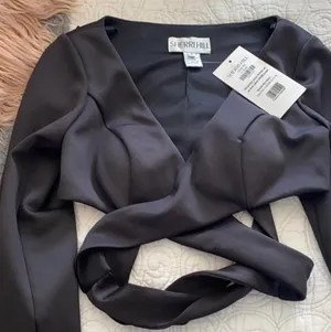 black  wrap two piece thumbnail 2