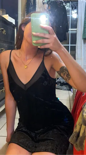 Dress thumbnail 2