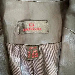 Danier Brown Leather Jacket Military Style Pockets Button Closure women's‎ XS thumbnail 6