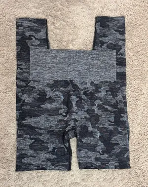 Women's Camouflage Scrunch Butt Athletic Leggings size S thumbnail 1