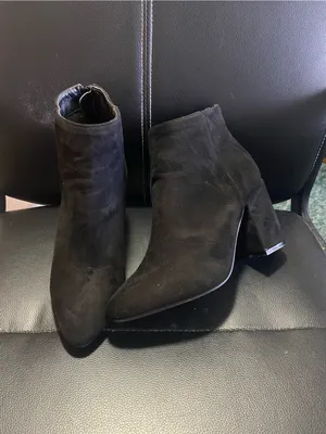 So Me Women's Black Suede Ankle Booties Chic Block Heel Size 7 thumbnail 2