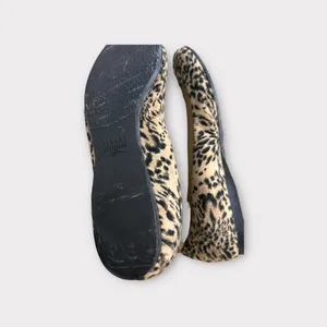 Stuart Weitzman Women Sz7 M Lastikon‎ Leopard Print Suede Ballet Flat Comfort thumbnail 4