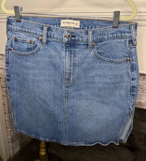 Abercrombie & Fitch mid rise vintage wash Medium Blue Denim Mini Skirt thumbnail 1