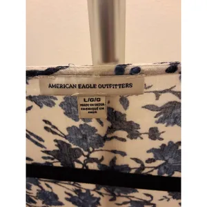 American Eagle Outfitters L Crop Top Blue & White Ditsy Floral Tie Front Top thumbnail 5