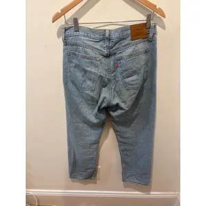 Levis Wedgie Straight Light Wash High Rise Button Fly Cotton Jeans Size 28 thumbnail 3